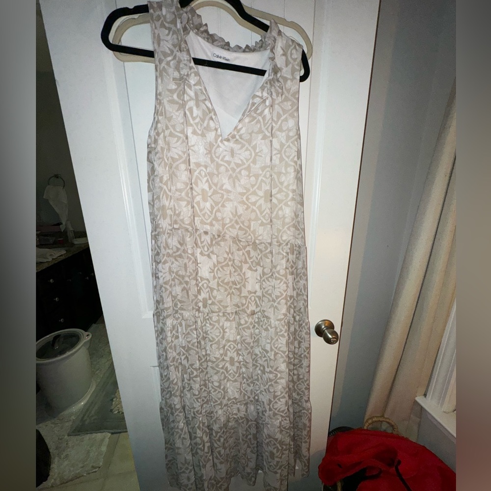 CALVIN KLEIN MAXI SIZE 16